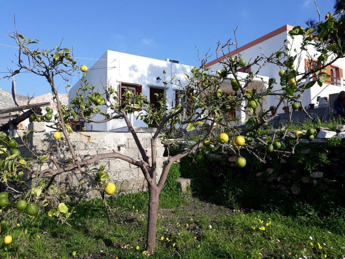 Maria Guesthouse Kini Exteriér fotografie